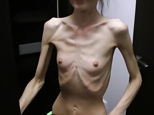 Half-starved Denisa posing mass to up has ribs worked